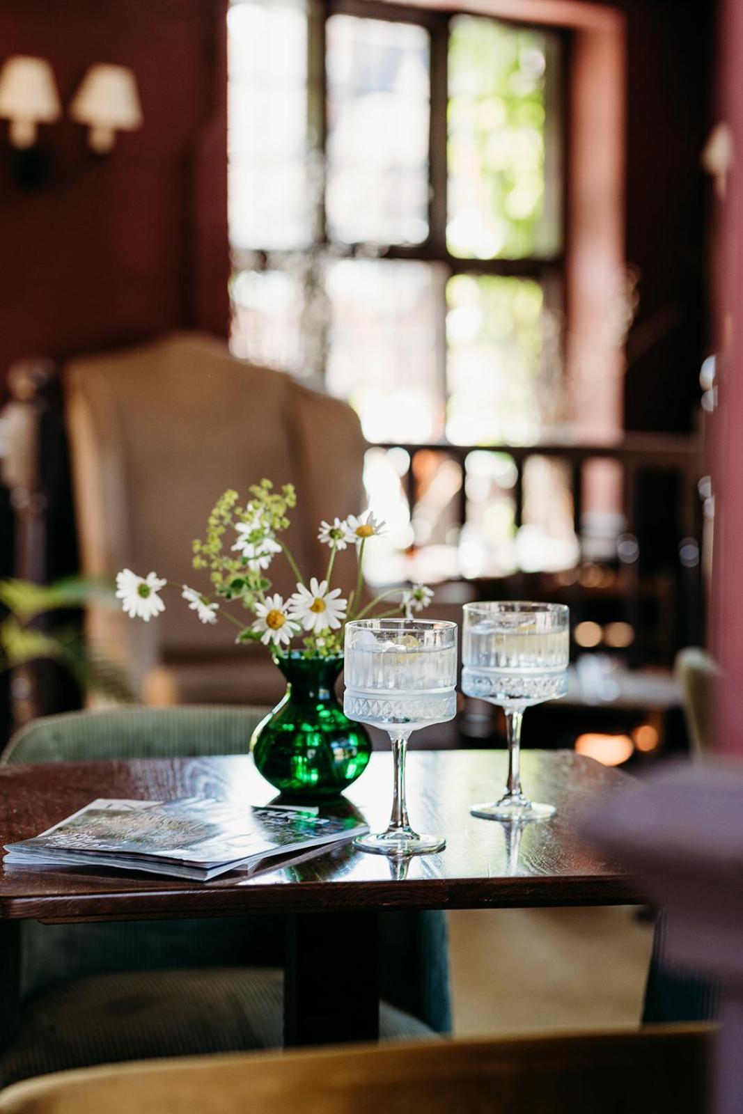 The Crown Inn 치딩폴드 외부 사진